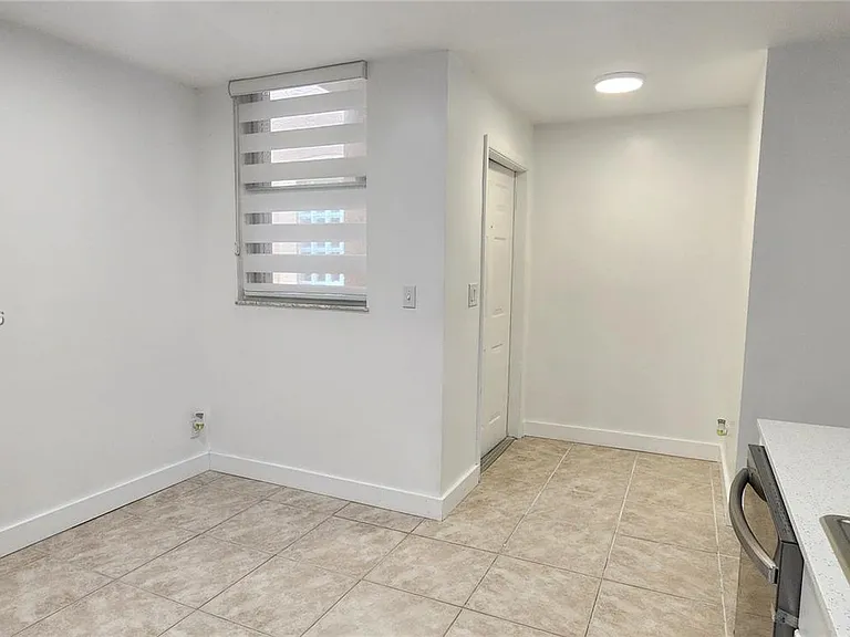 1599 Veracruz Ln — Photo 6