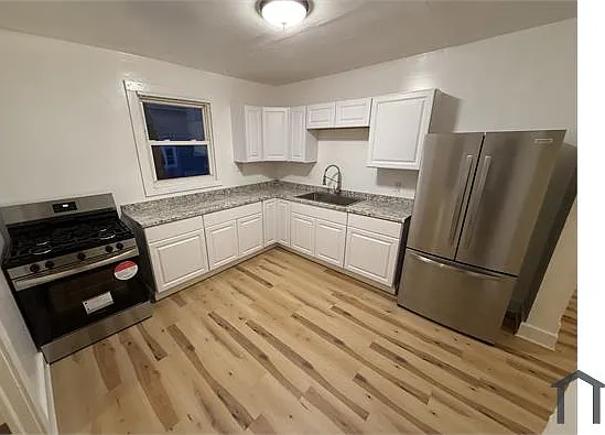 5 bed, 1200 sqft, $1,843 — Photo 4