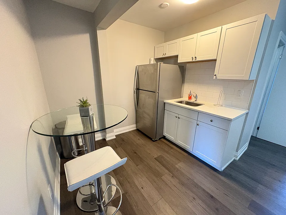 83 Gibson Ave #1