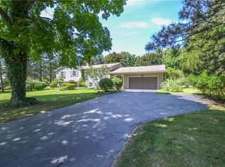 18 Van Cortland Dr, Pittsford, NY 14534