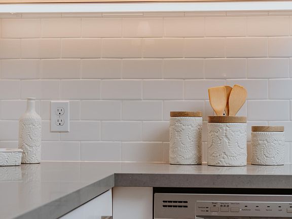 3rd image of 112 E Ortega St #314
