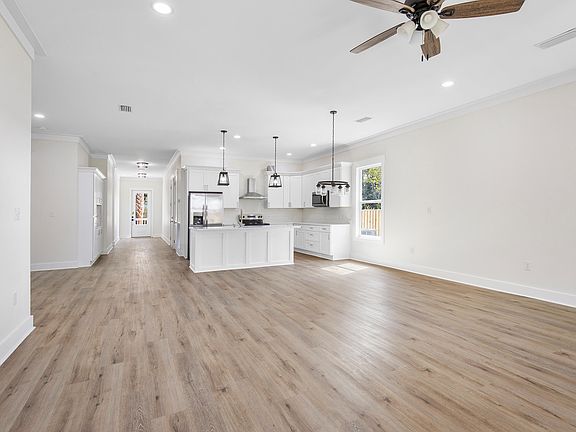 5th image of 279 S 2nd St