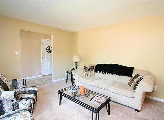 5th image of 2760 Chalet Hill Dr