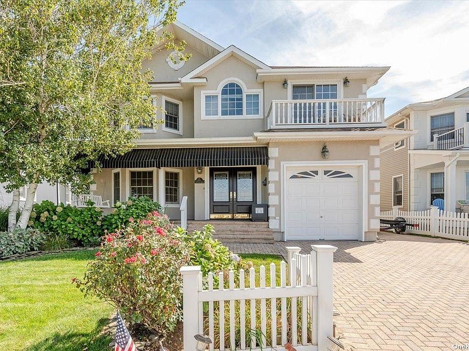 1st image of 260 W Bay Dr