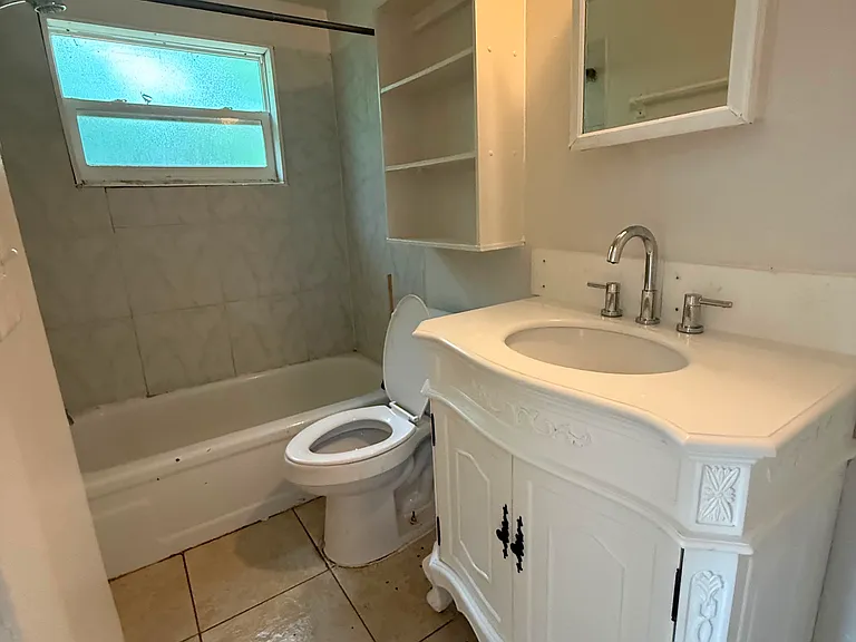 38234 Roosevelt Ave #38234 — Photo 4