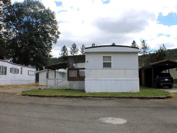157 Bunting Ln #25, Myrtle Creek, OR 97457