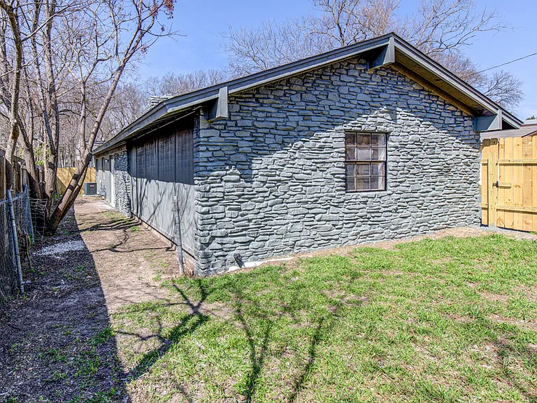 5706 Gloucester Ln — Photo 16