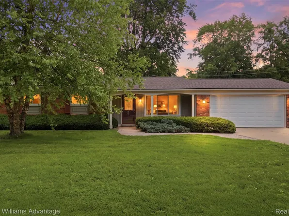 2964 Wallsend Dr, Waterford, MI 48329
