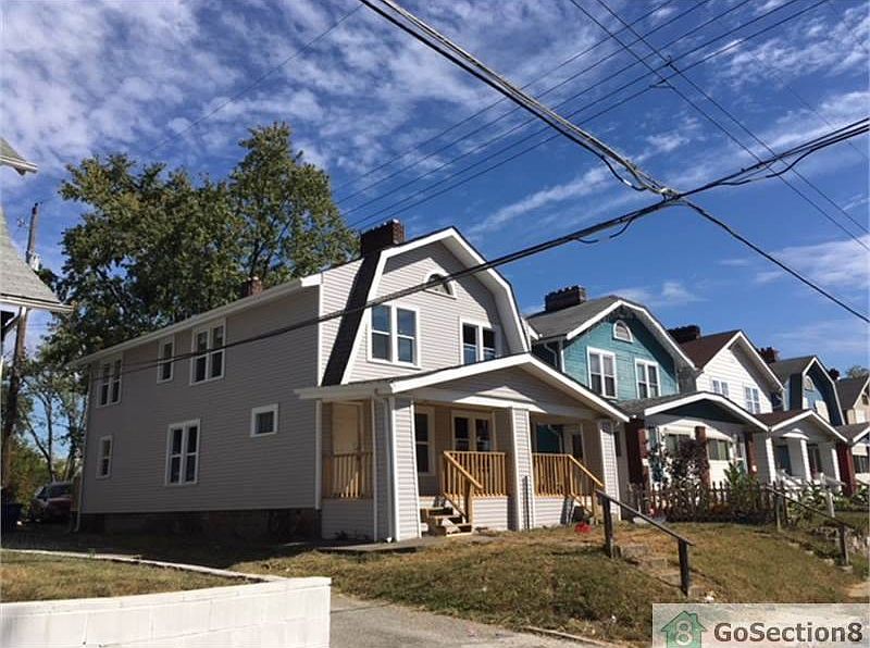 2nd image of 1472 E Fulton St #0