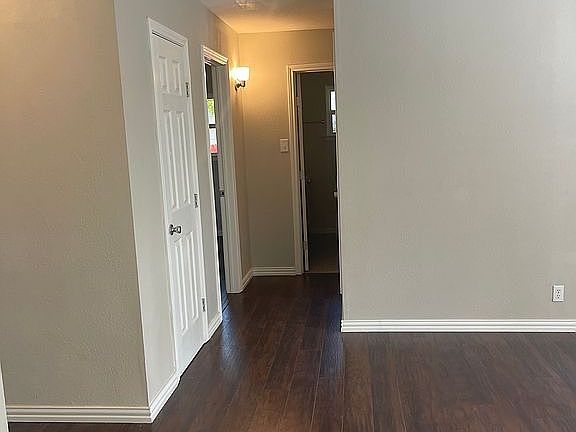 5th image of 1833 Greenwood St