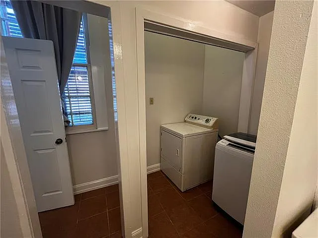 520 Allen St — Photo 8