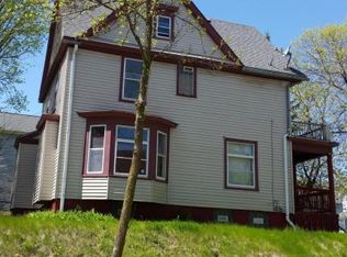 3303 W Walnut St, Milwaukee, WI 53208