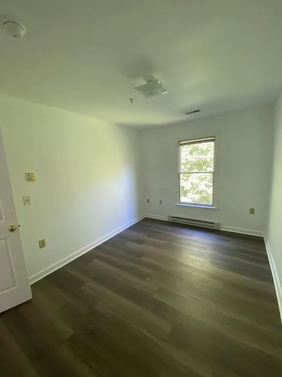 525 Papa Ct — Photo 3