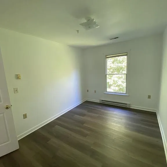 525 Papa Ct — Photo 3