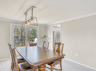 12805 Point Pleasant Dr, Fairfax, VA 22033