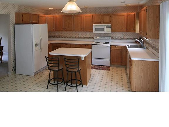 4th image of 415 Weston Dr