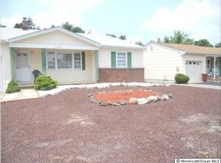 17 Whitaker Dr, Toms River, NJ 08757