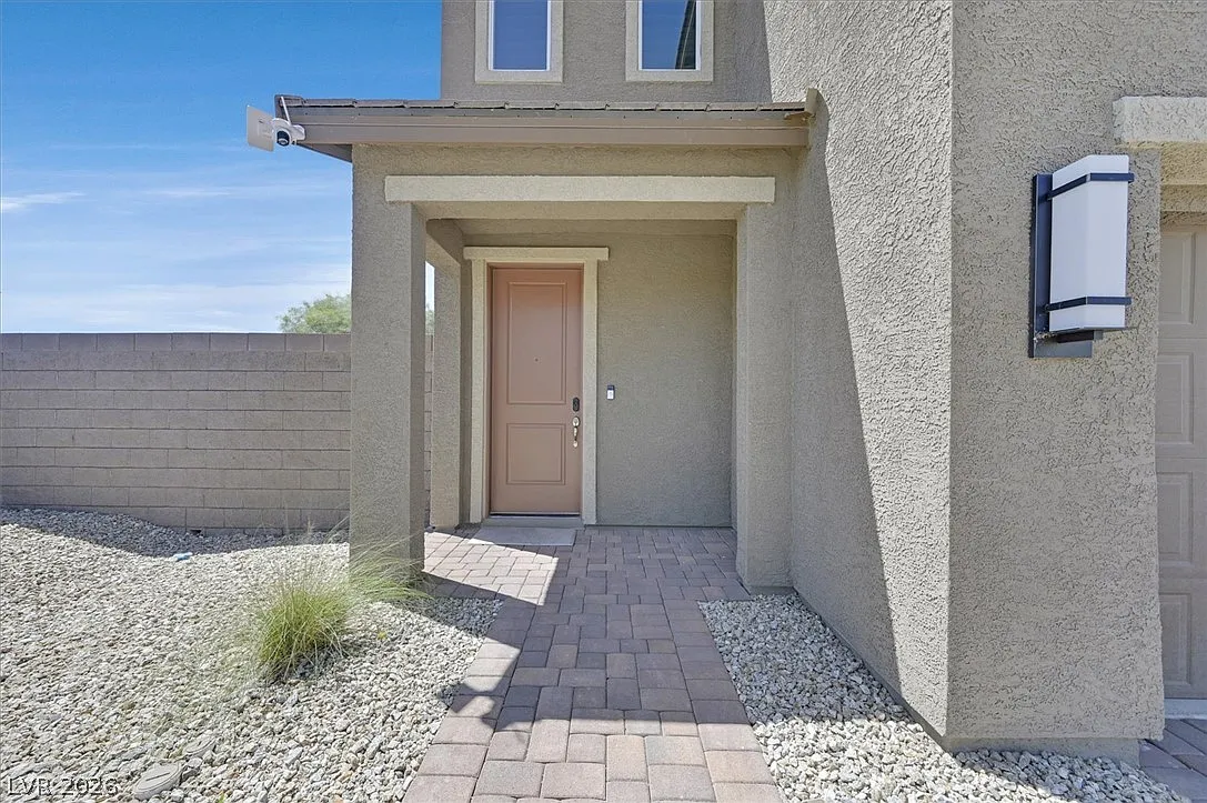 4 bed, 3.0 bath, 2443 sqft, $3,200 — Photo 2