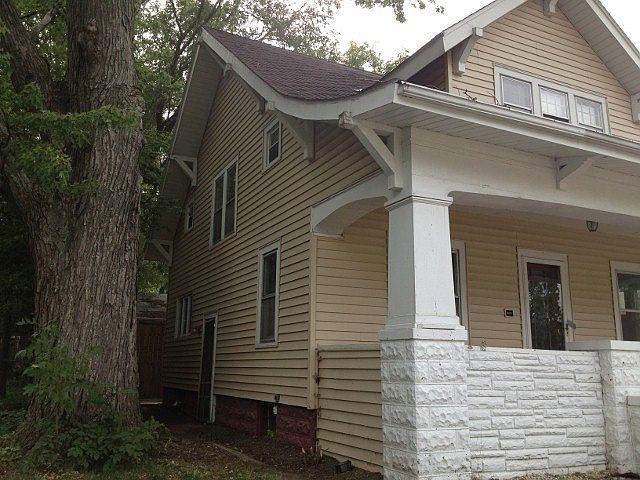 2nd image of 512 Eisenhower Ave