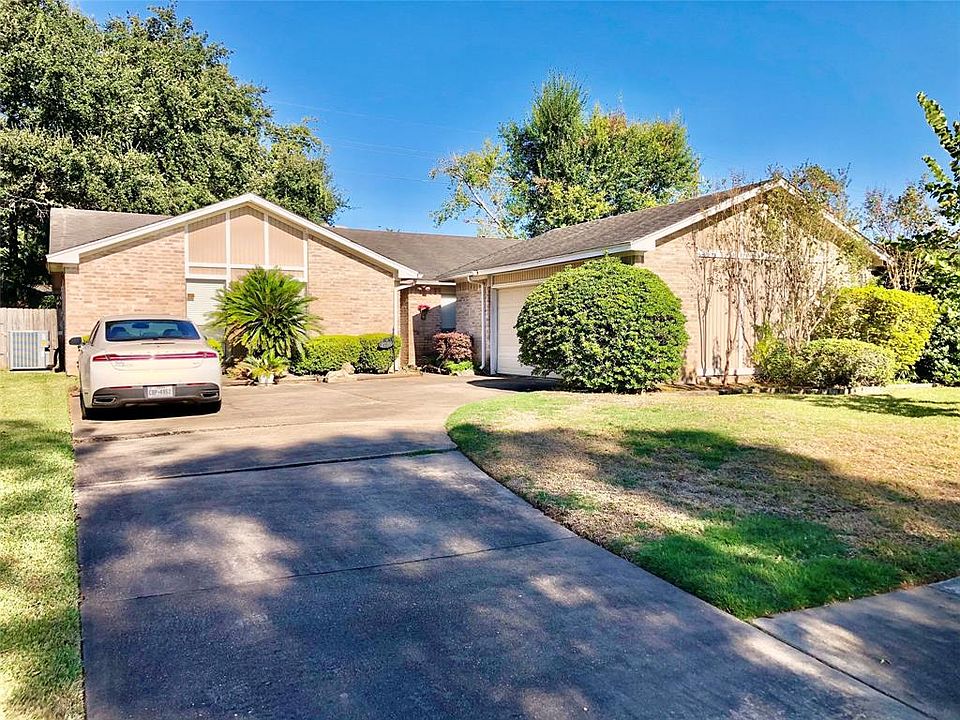 1st image of 2738 Colony Dr