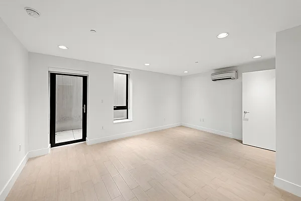 Rented by Compass | media 9