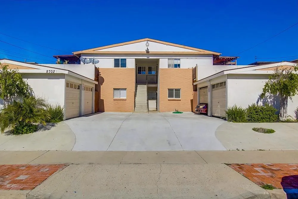 3 bed, 1150 sqft, $2,850 — Photo 1