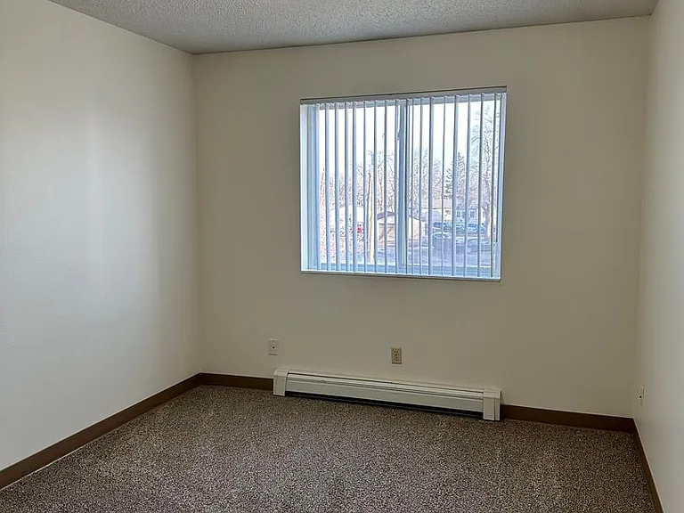 Dakota E & W Apartments — Photo 62