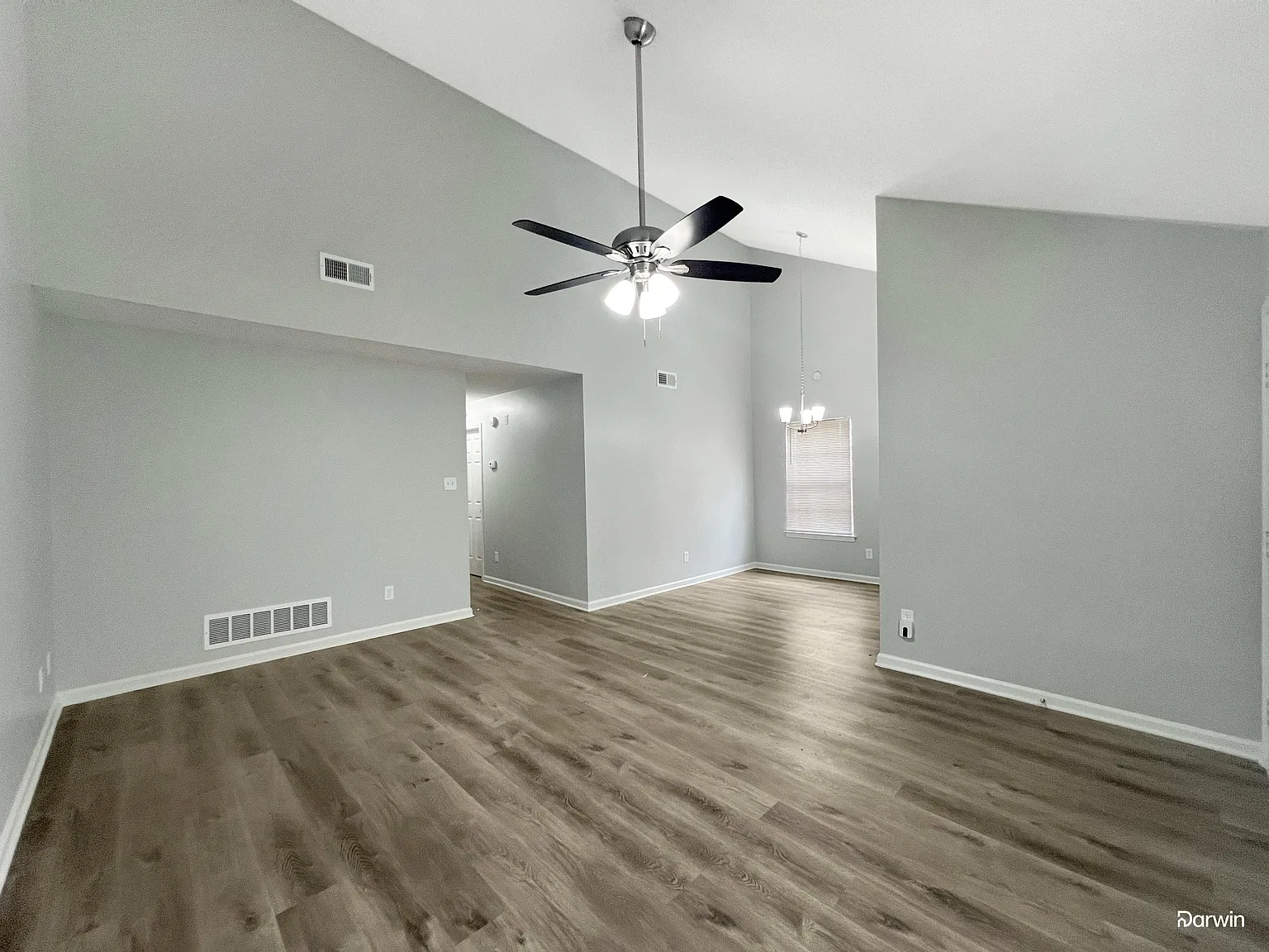 3 bed, 1.0 bath, 1078 sqft, $1,465 — Photo 4