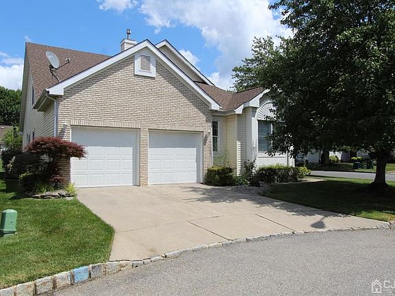 5th image of 33 Chandler Ct