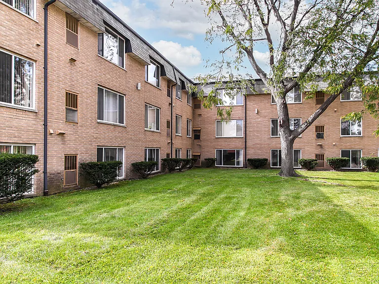Fernwood Apartments — Photo 25