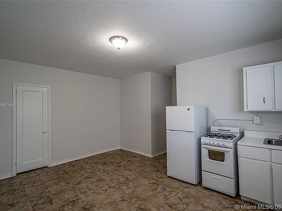 5th image of 7125 Carlyle Ave APT 1