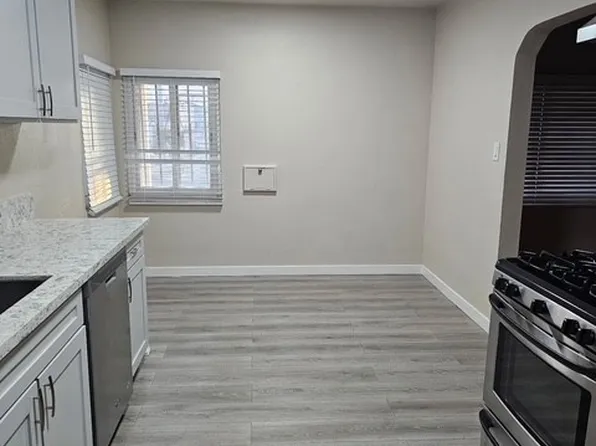 8900 S 10th Ave, Inglewood, CA 90305