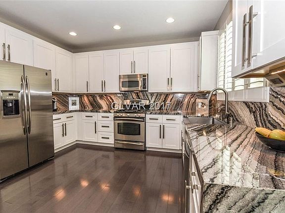 3rd image of 10115 Lexington Pines Ave