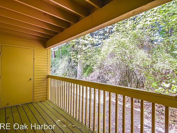 4th image of 1201 SW Harrier Cir APT 106