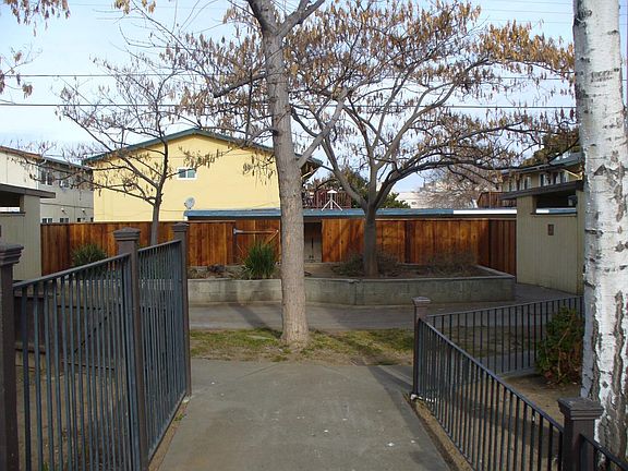 2nd image of 1801 Bradford Way #D