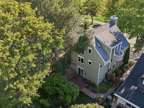 4th image of 440 Morgan Ave S