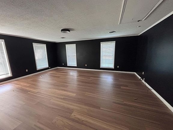 5th image of 303 Bellview Dr