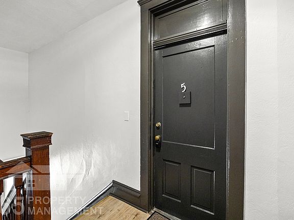 2nd image of 632 Ferry St #5