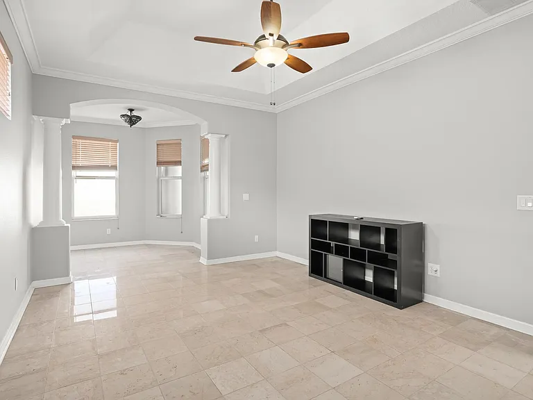 2810 University Acres Dr — Photo 30