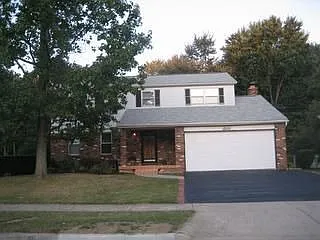 1358 Glenview St photo 1