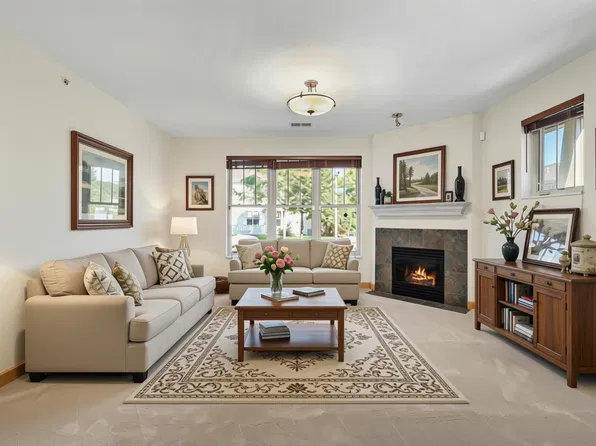 8253 Mayo Dr Unit 211, Madison, WI 53719
