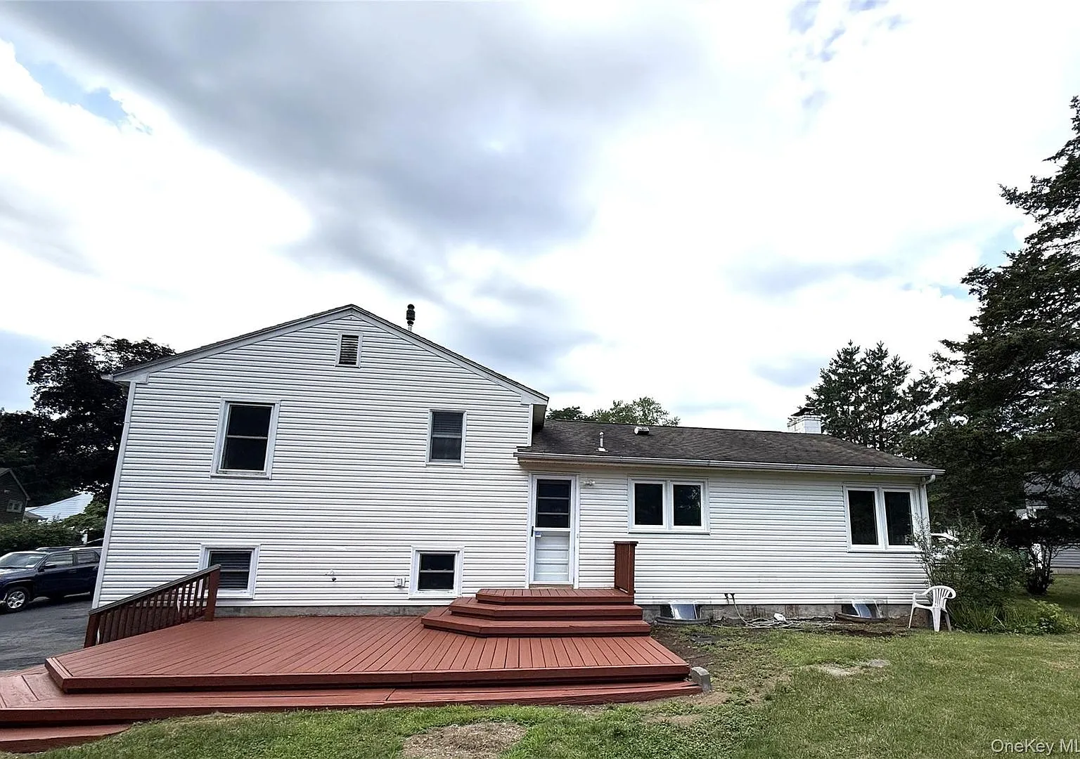3 bed, 2.0 bath, 1562 sqft, $3,200 — Photo 3