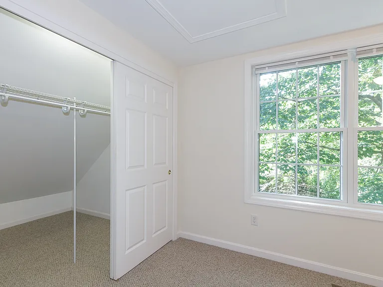 4 Jessica Ln #4A — Photo 31