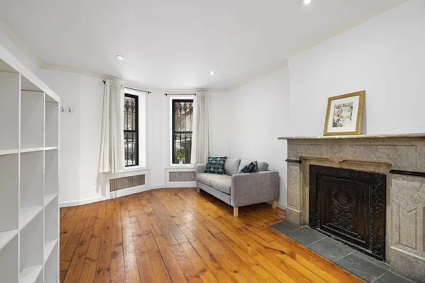 Rented by Compass | media 7