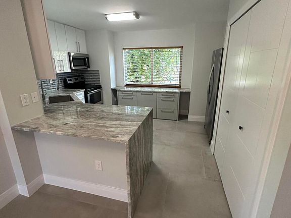 4th image of 500 Scotia Drive #201