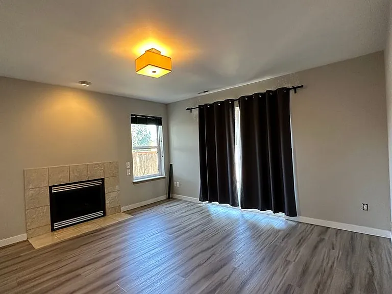5108 Rainier Dr E — Photo 3