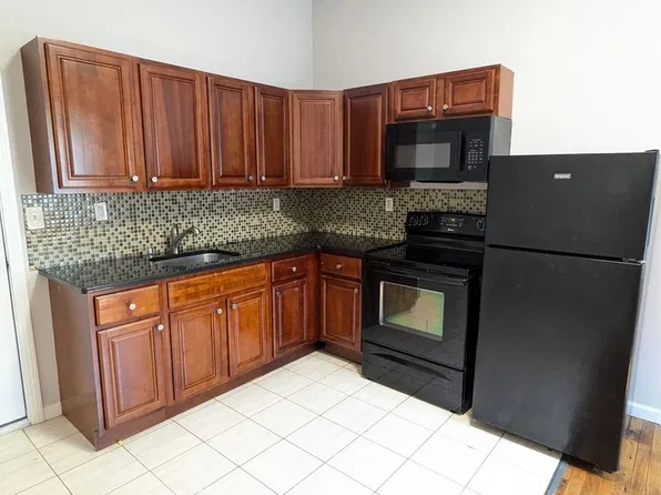 2810 East Main, 2810 E Main St APT 9, Waterbury, CT 06705
