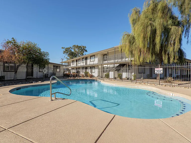 Mariposa Flats — Photo 18