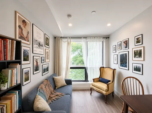 1070a Dekalb Avenue image 1 of 14
