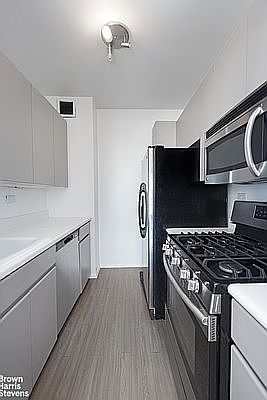 4th image of 304 E 65th St APT 11D